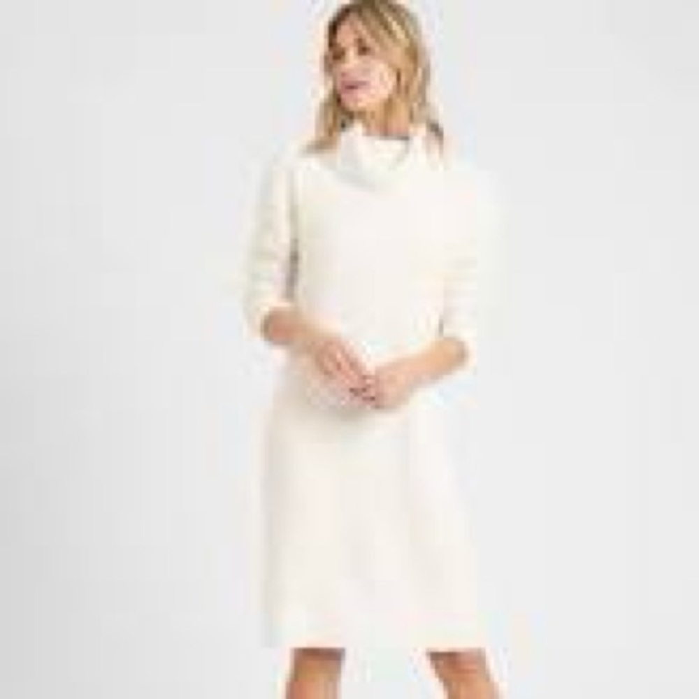 Banana Republic Eyelash sweater dress in Ivory XS